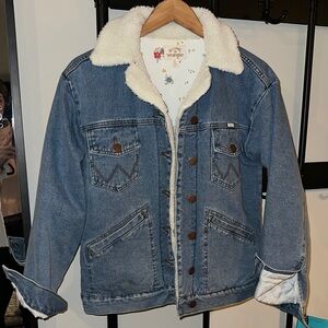 Wrangler / Billabong Collab Denim Jacket with Cream Sherpa Lined and collar.